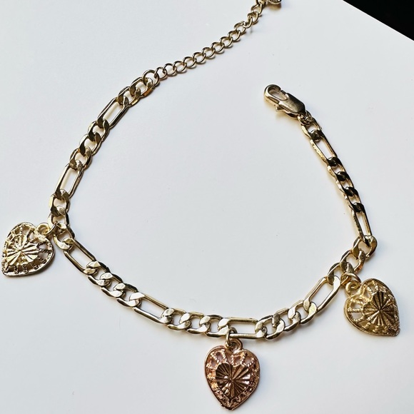 Heart charm bracelet - Picture 1 of 10